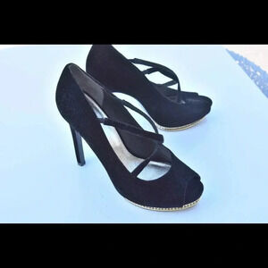 Adrianna Papell platform pumps